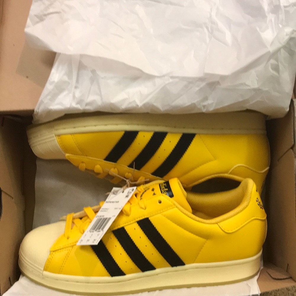 Adidas Superstar Mens 8 1/2 Yellow